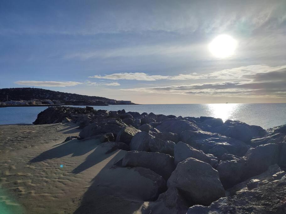 Sete : Charmant T3 Entre L'Etang Et Les Plages Extérieur photo